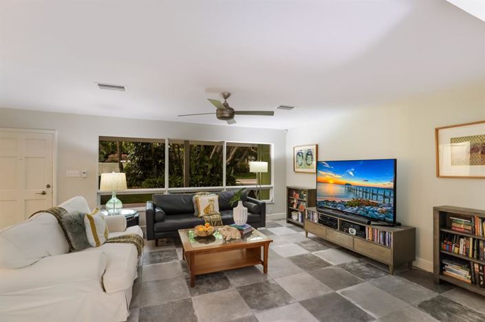 Image No.32-3 Bed Property for sale