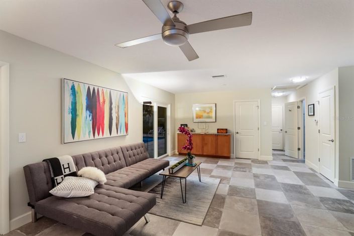 Image No.48-3 Bed Property for sale