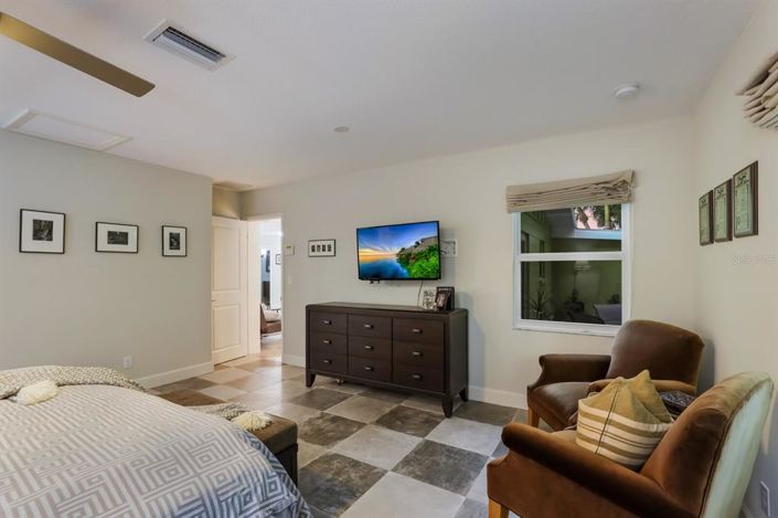 Image No.53-3 Bed Property for sale