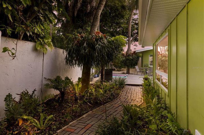 Image No.61-3 Bed Property for sale