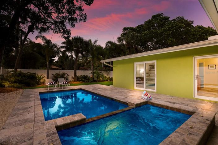 Image No.65-3 Bed Property for sale