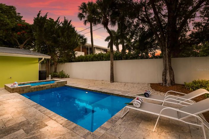 Image No.66-3 Bed Property for sale