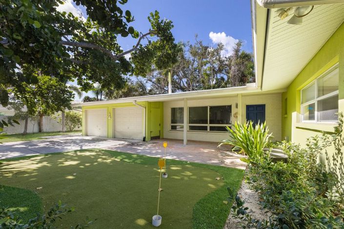 Image No.8-3 Bed Property for sale