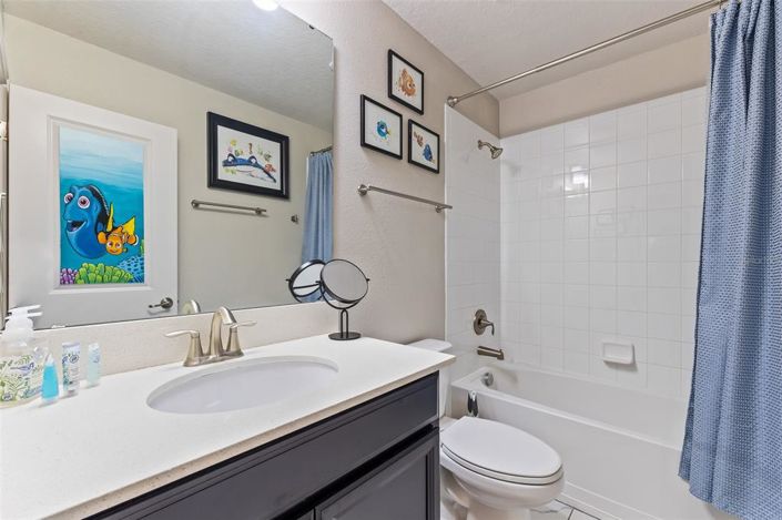 Image No.29-8 Bed Property for sale