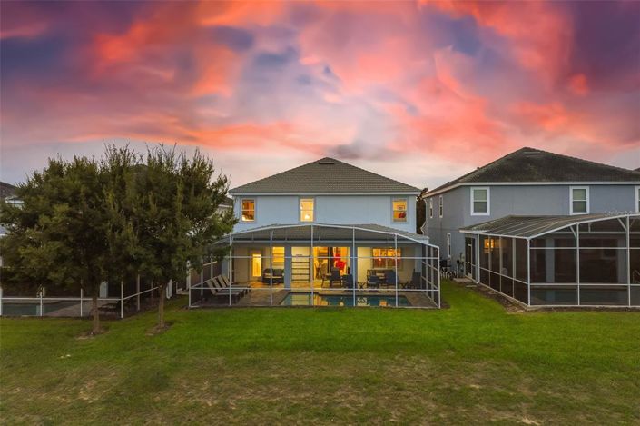 Image No.65-8 Bed Property for sale