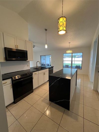 Image No.11-4 Bed Property for sale