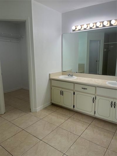 Image No.15-4 Bed Property for sale