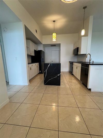 Image No.9-4 Bed Property for sale