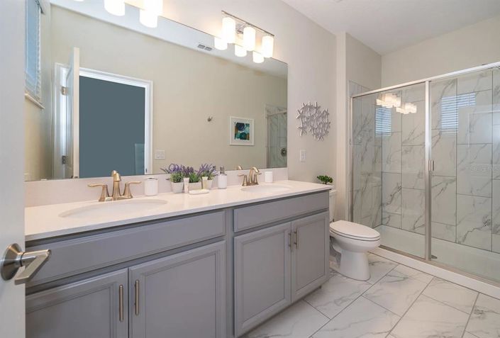 Image No.22-6 Bed Property for sale