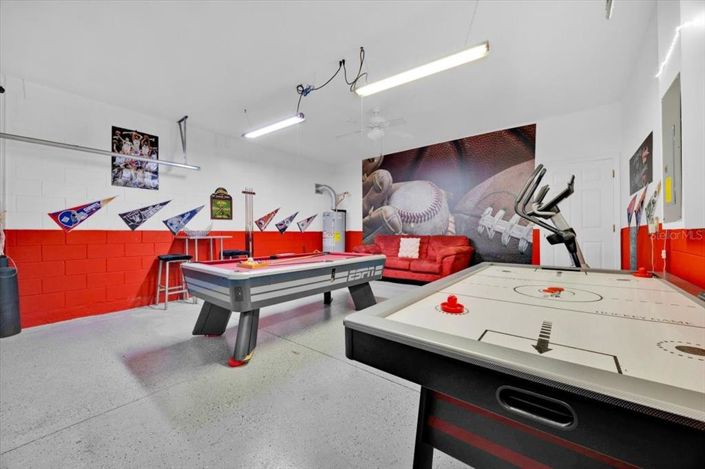 Image No.16-6 Bed Property for sale