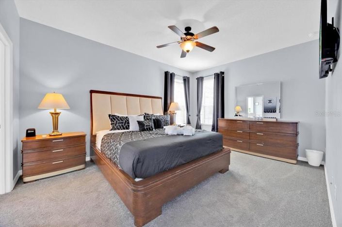 Image No.18-6 Bed Property for sale