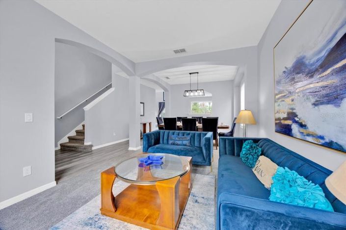 Image No.5-6 Bed Property for sale