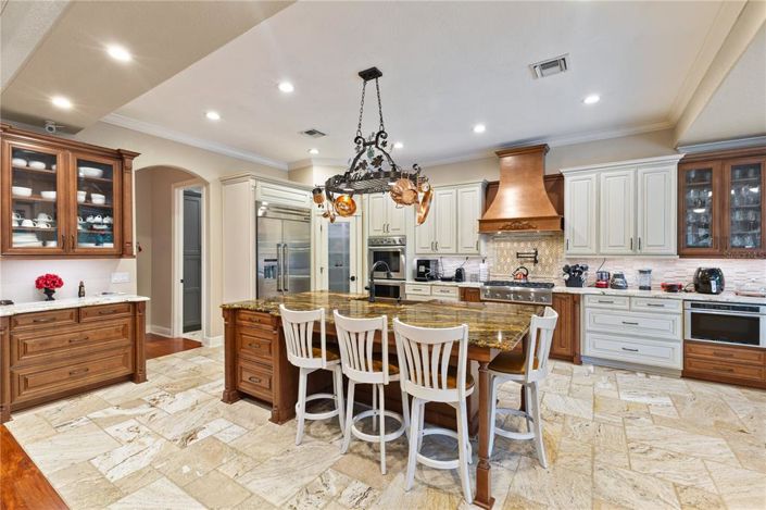 Image No.21-5 Bed Property for sale