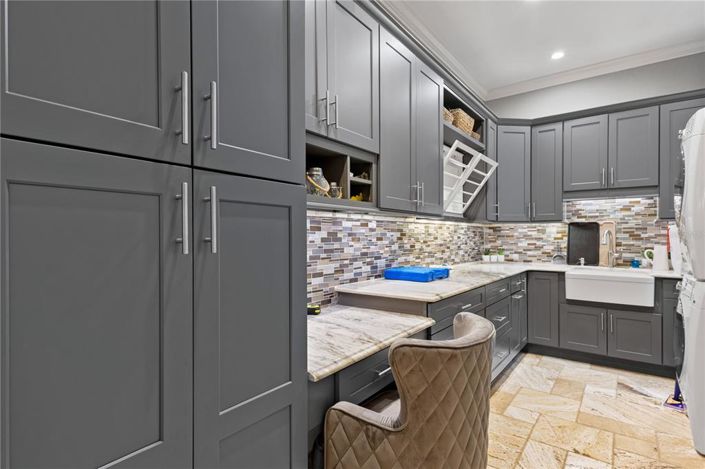 Image No.29-5 Bed Property for sale