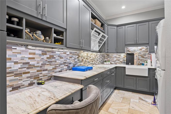 Image No.30-5 Bed Property for sale