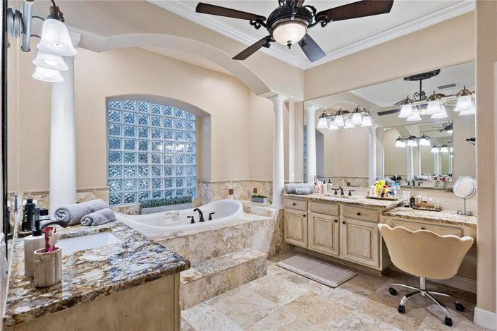 Image No.36-5 Bed Property for sale