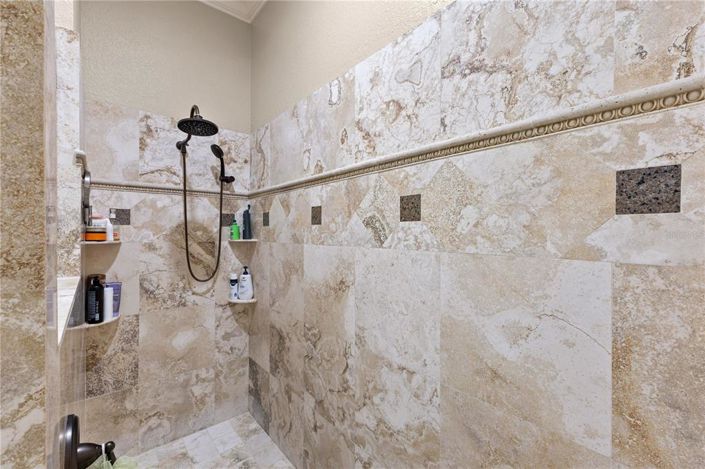 Image No.37-5 Bed Property for sale