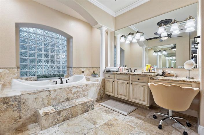 Image No.38-5 Bed Property for sale