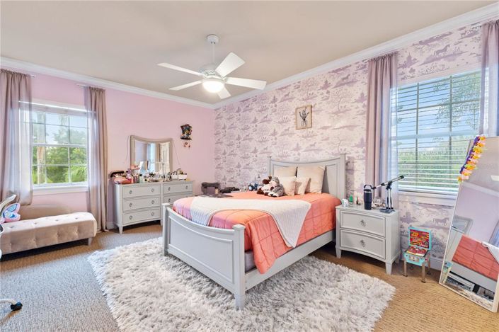 Image No.50-5 Bed Property for sale