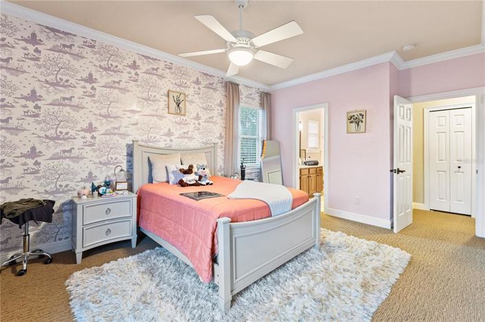 Image No.51-5 Bed Property for sale