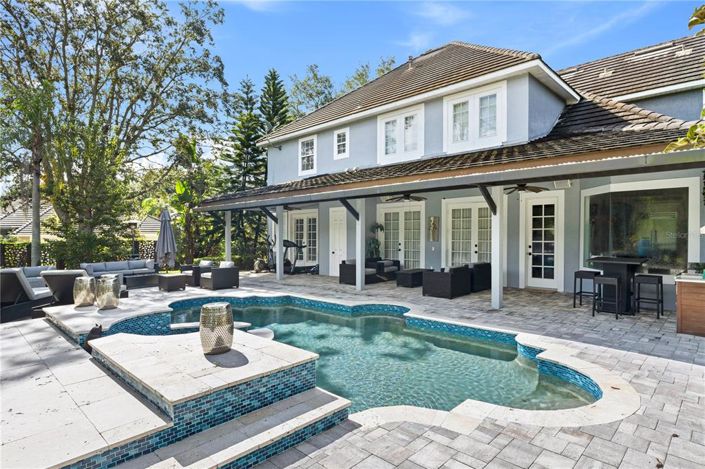 Image No.67-5 Bed Property for sale