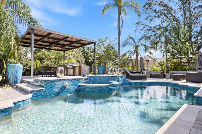 Image No.68-5 Bed Property for sale