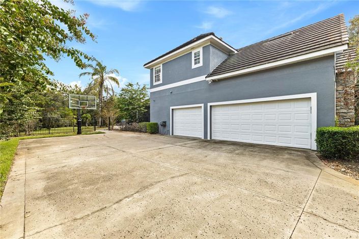 Image No.83-5 Bed Property for sale