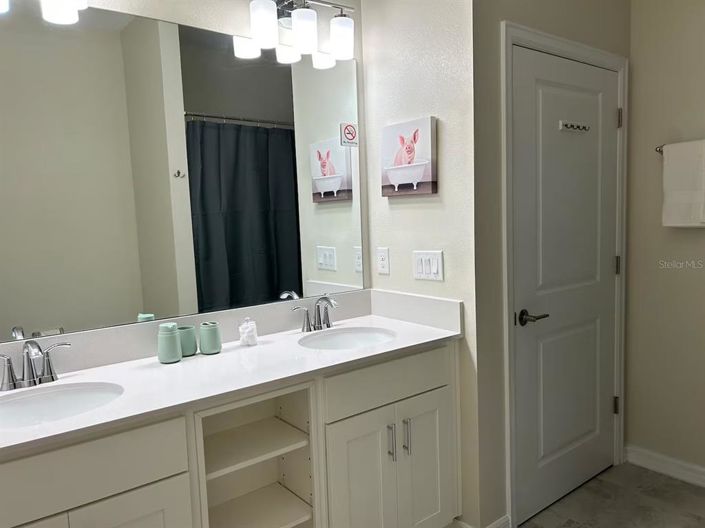 Image No.23-3 Bed Property for sale