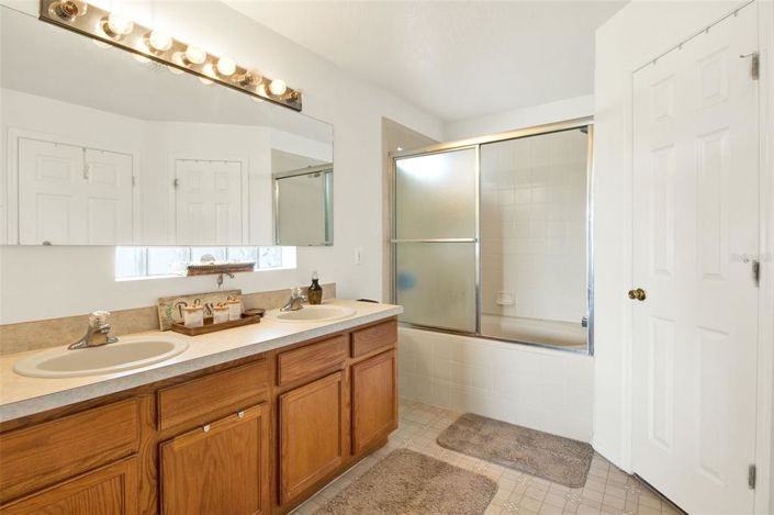 Image No.13-4 Bed Property for sale