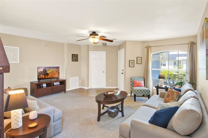 Image No.4-4 Bed Property for sale