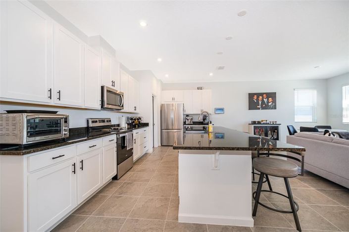 Image No.8-3 Bed Property for sale