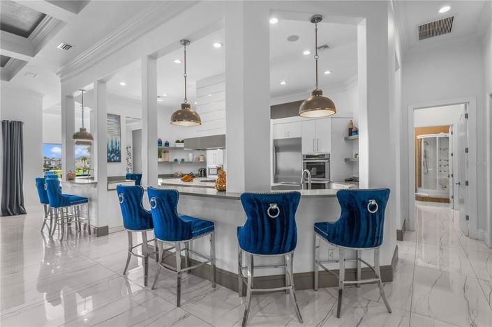 Image No.15-11 Bed Property for sale