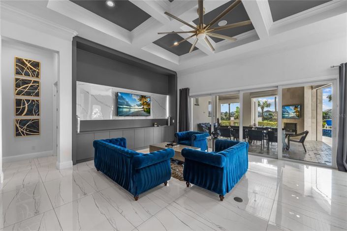 Image No.16-11 Bed Property for sale