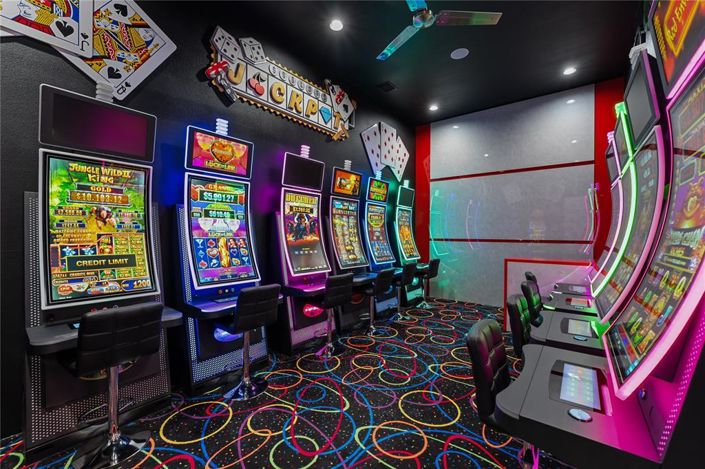 Image No.25-11 Bed Property for sale