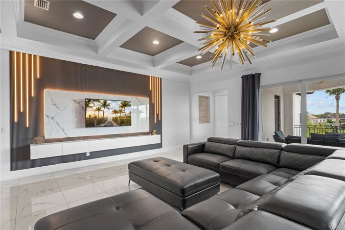 Image No.28-11 Bed Property for sale