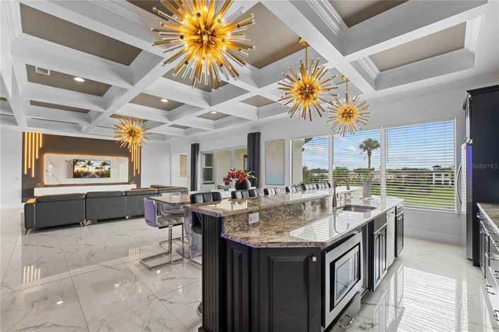 Image No.33-11 Bed Property for sale