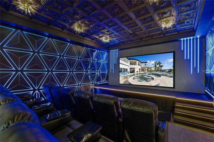 Image No.38-11 Bed Property for sale