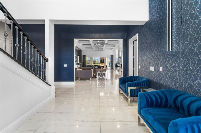 Image No.5-11 Bed Property for sale