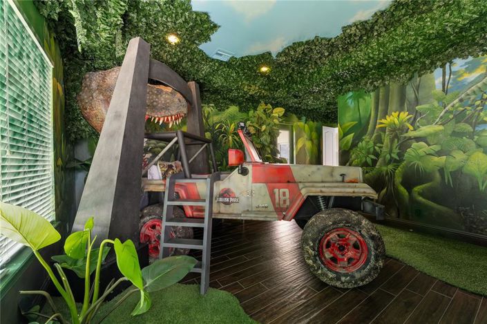 Image No.53-11 Bed Property for sale