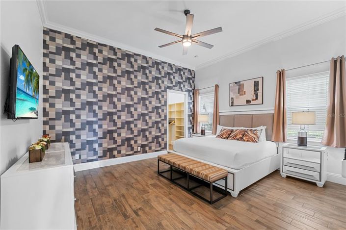 Image No.62-11 Bed Property for sale