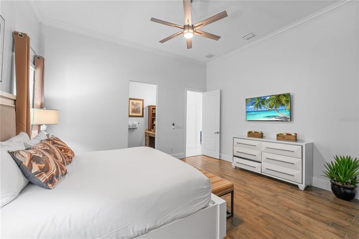 Image No.63-11 Bed Property for sale