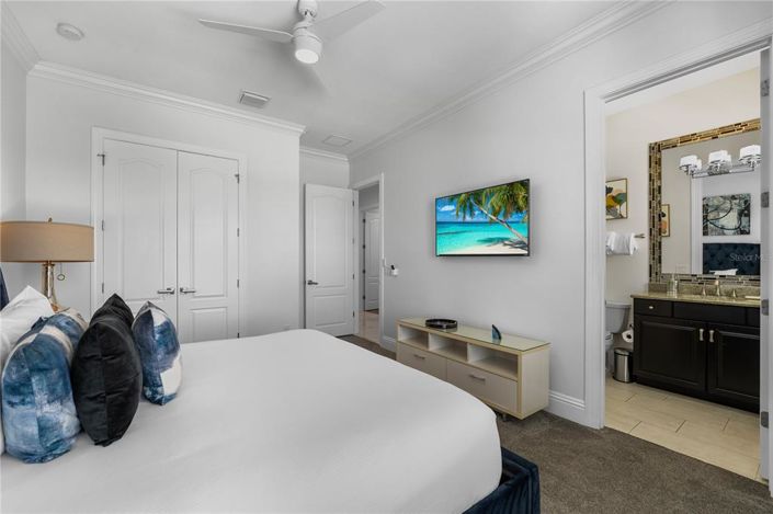 Image No.71-11 Bed Property for sale