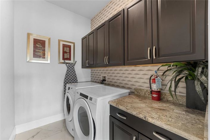 Image No.82-11 Bed Property for sale