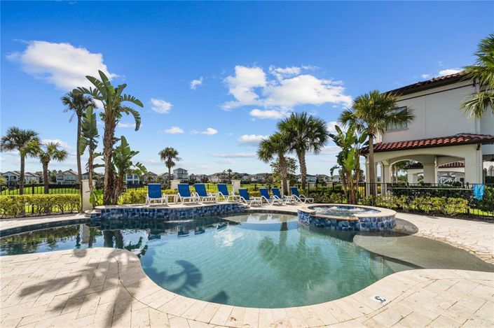 Image No.84-11 Bed Property for sale