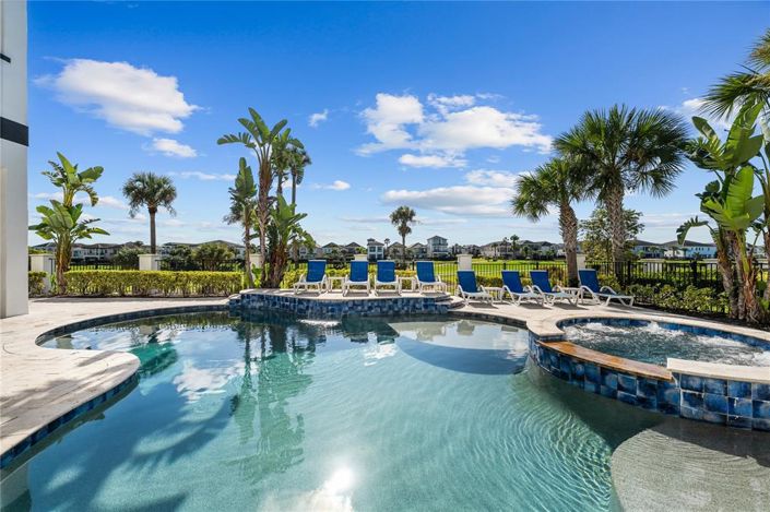 Image No.92-11 Bed Property for sale