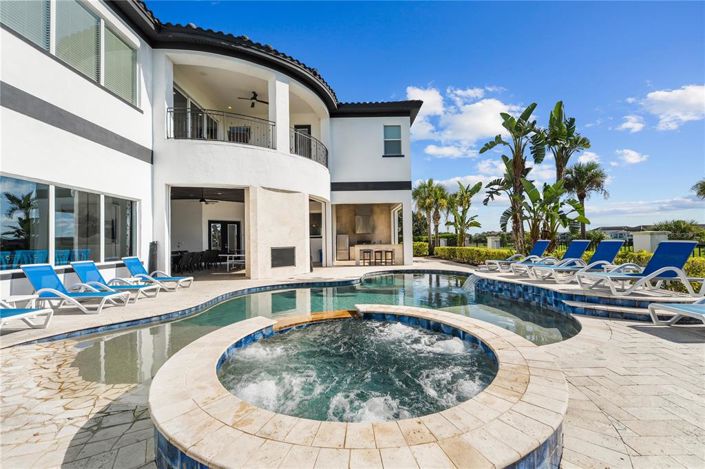 Image No.93-11 Bed Property for sale