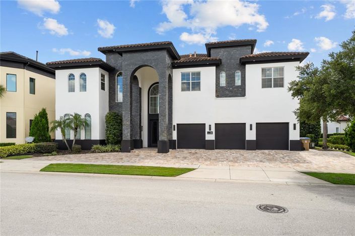 Image No.95-11 Bed Property for sale