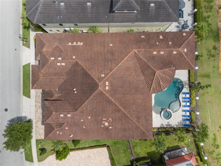 Image No.98-11 Bed Property for sale