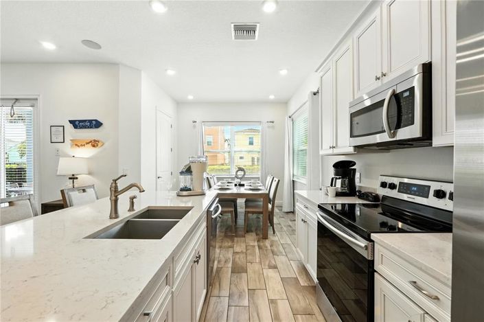 Image No.11-3 Bed Property for sale