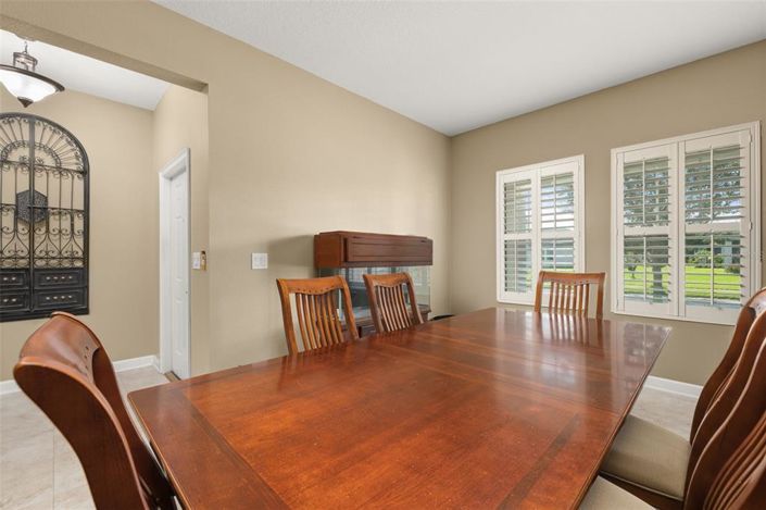 Image No.12-3 Bed Property for sale